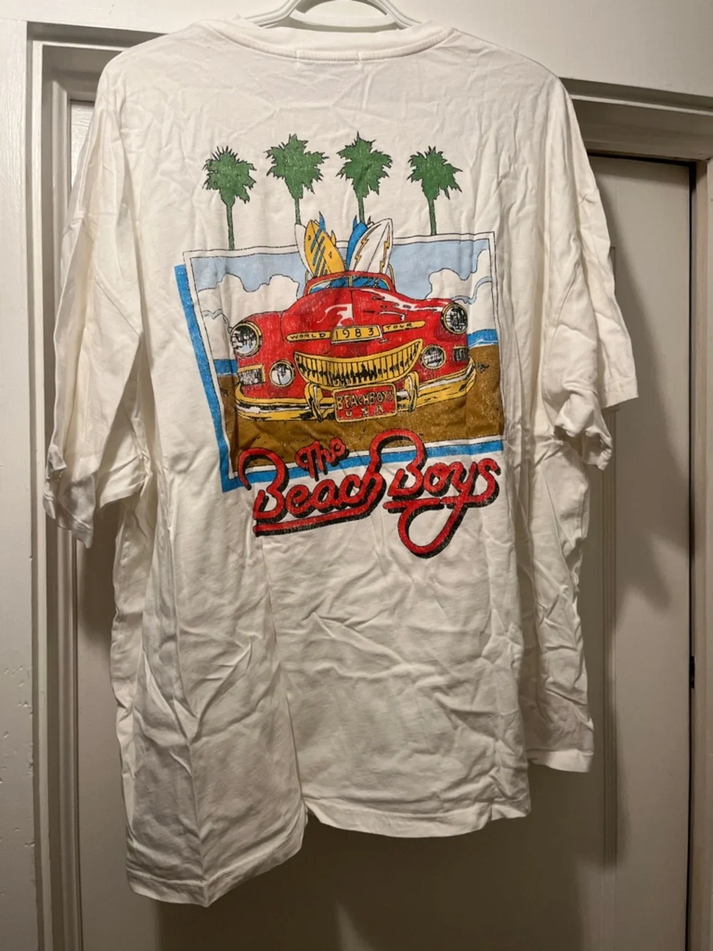 Daydreamer White Beach Boys 1983 Tour Graphic Tee with Blue Script - Picture 2 of 2